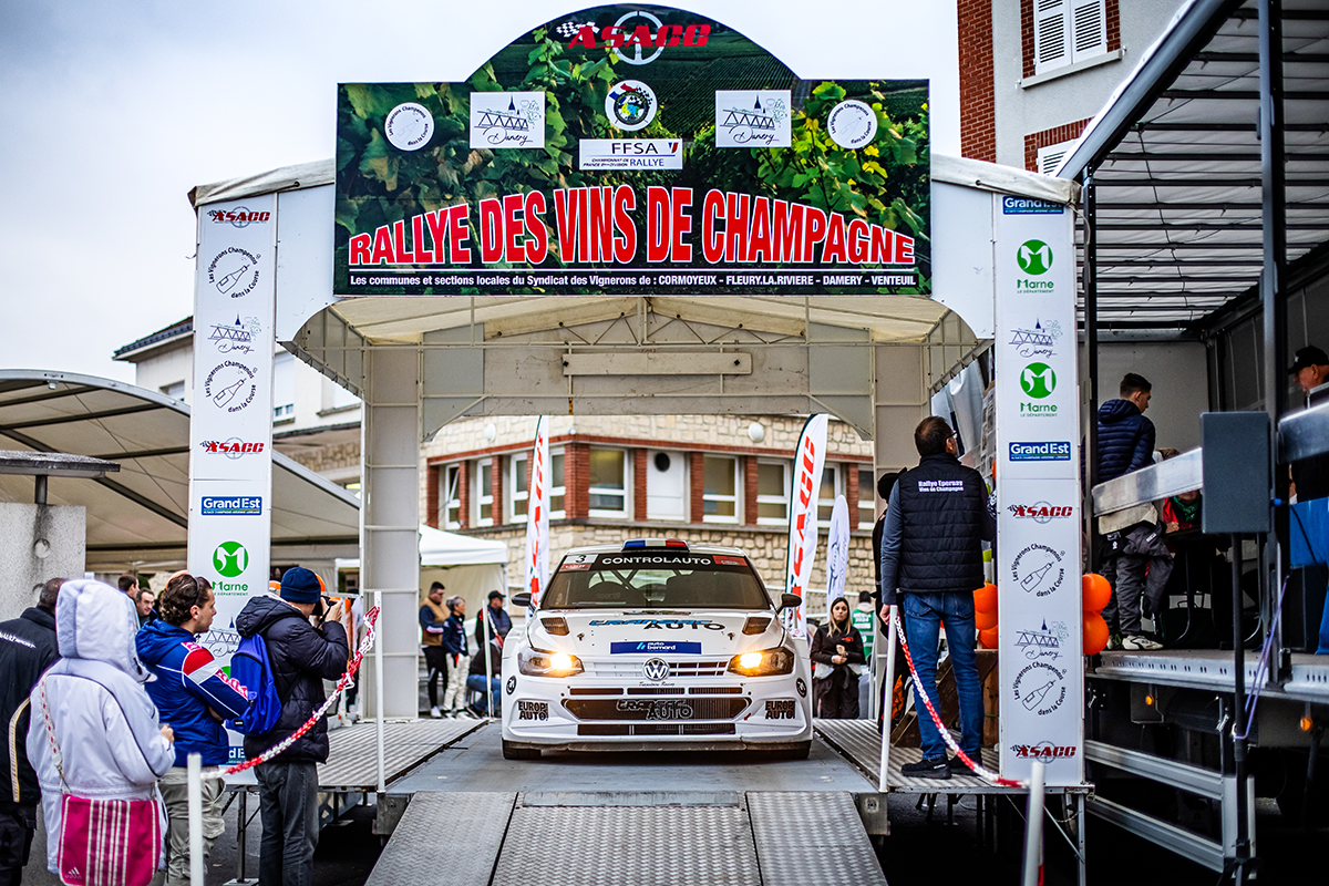 1-20-20pleine-20corde-202024-20-20vins-20de-20champagne-20-20hd-20salaun-20-podium-20depart-.jpg